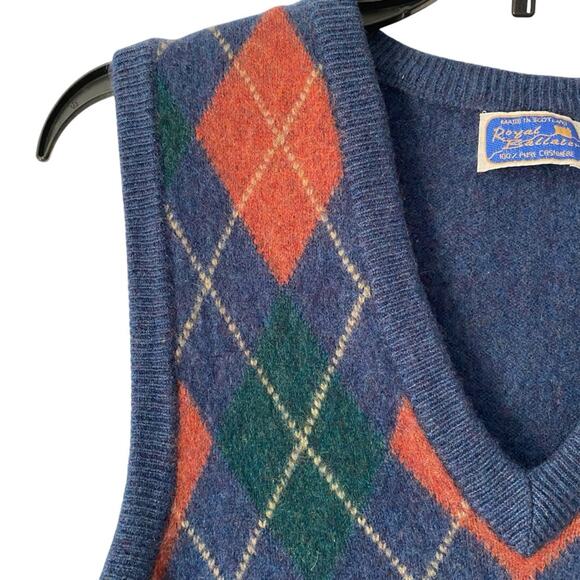Vintage Royal Ballater Made in Scotland Blue Cahsmere Argyle Vest size 40 - Picture 2 of 8